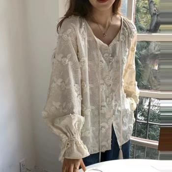 韓國chic春季新款設計感小眾洋氣立體刺繡米白色襯衫女長袖上衣