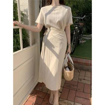 韓國chic夏季新款設計感小眾圓領短袖連衣裙女修身系帶氣質中長裙