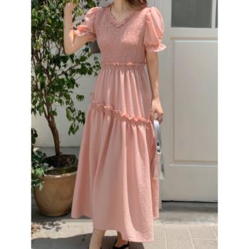 法式V領花邊泡泡袖連衣裙女2023夏季新款高級感甜美收腰粉色長裙
