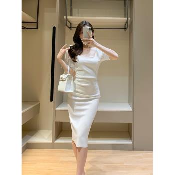 法式方領連衣裙2024夏季新款輕熟風復古優雅泡泡袖白色緊身包臀裙