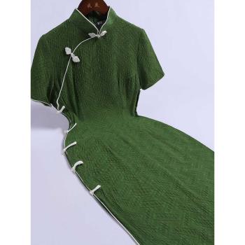 戚薇改良綠色旗袍新款2023年輕款復古少女顯瘦國風優雅氣質連衣裙