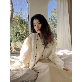 chic韓國溫柔系蕾絲襯衫花朵刺繡
