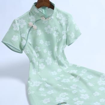 戚薇改良綠色旗袍小個子年輕款少女2023年新款日常短款碎花連衣裙