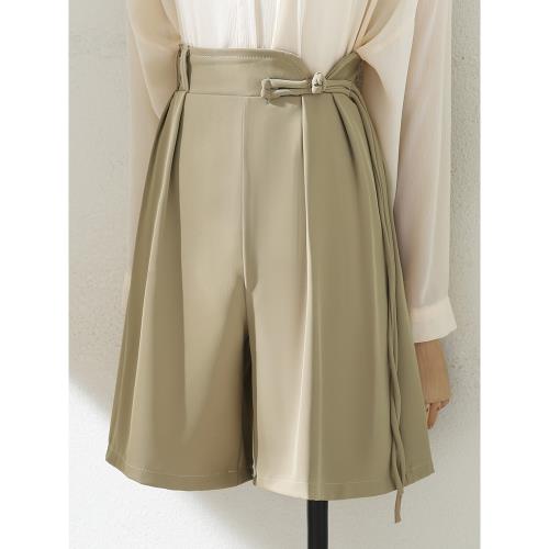 卡其色新國風短褲高腰西裝盤扣