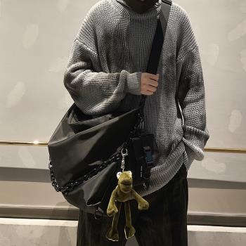 男士斜挎包潮牌工裝包大容量時尚潮流斜跨背包單肩包街頭運動包包