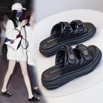 真皮小香風一字拖鞋女2024年夏季百搭外穿魔術貼休閑軟底沙灘涼拖