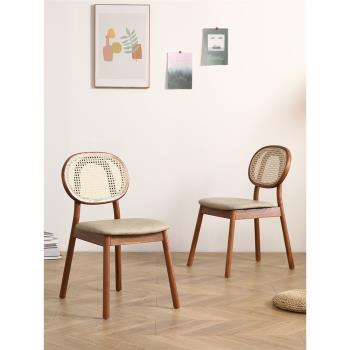 北歐實木餐椅家用休閑椅臥室書桌寫字椅子簡約現代編藤設計師椅