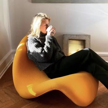 北歐設計師懶人沙發休閑躺椅ins網紅舌頭沙發椅后現代民宿樣板間