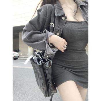 黑灰色純欲性感吊帶連衣裙女夏季2023新款打底收腰顯瘦修身包臀裙