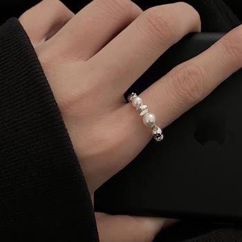 碎銀子珍珠彈力繩戒指女輕奢高級感可調節食指環小眾設計感手飾潮