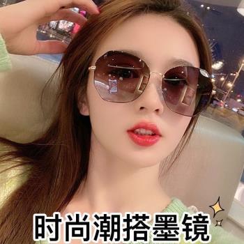 墨鏡女2021年新款潮防紫外線偏光太陽眼鏡夏開車網紅圓臉大臉顯瘦