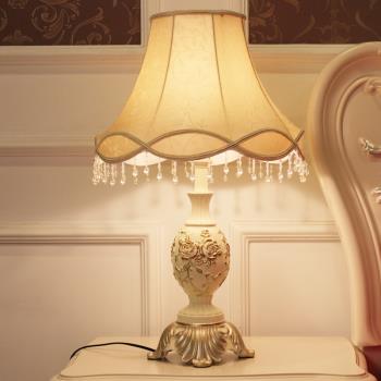 歐式臺燈創意浪漫婚房溫馨臥室新婚裝飾家用床頭柜可調光床頭燈