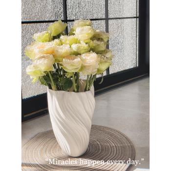 創意水波紋花瓶白色陶瓷現代簡約花器插花輕奢客廳擺件軟裝高級感