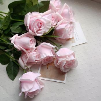 新品高品質手感保濕玫瑰假花仿真花束客廳桌花藝擺設件裝飾插花