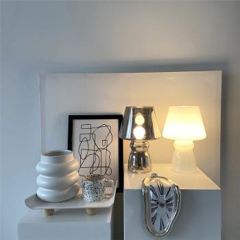 北歐ins簡約臺燈個性裝飾現代家居軟裝客廳書桌臥室床頭燈小夜燈