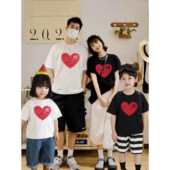 韓風親子裝一家三口嬰兒愛心全家福拍照純棉t恤母子款母女裝夏季