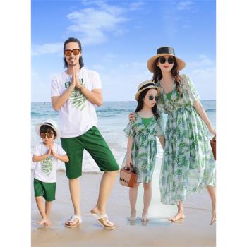 海邊拍照親子裝一家四口沙灘裝三亞度假母女雪紡長裙全家裝高端夏