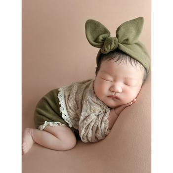 新生兒攝影服裝嬰兒拍照發帶連身衣影樓道具女寶寶月子滿月照衣服