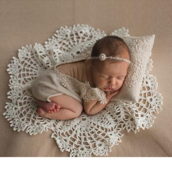 新生兒攝影鏤空花邊毯枕頭影樓寶寶拍照道具嬰兒月子照裝飾枕毯子