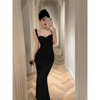法式黑色吊帶內搭連衣裙女秋季氣質高階小禮服性感修身收腰魚尾裙