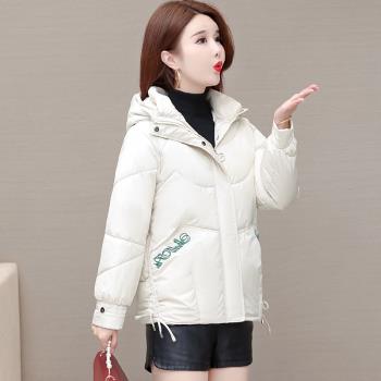 冬裝羽絨棉服短款外套2024新款女裝中年媽媽大碼棉襖綠色連帽棉衣