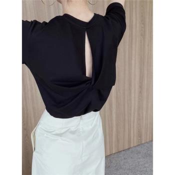 2023年夏季新款女裝法式設計感圓領露背上衣氣質高級黑色短袖t恤