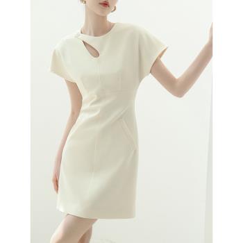 法式小眾設計鏤空不對稱領口連衣裙女夏復古簡約收腰顯瘦氣質短裙