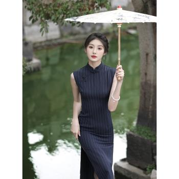 新中式旗袍新款2023女夏季平時可穿氣質連衣裙改良深藍色無袖走秀