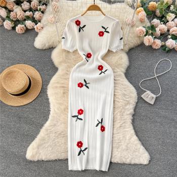 夏裝高級感氣質刺繡玫瑰花針織連衣裙女法式短袖新中式包臀長裙子