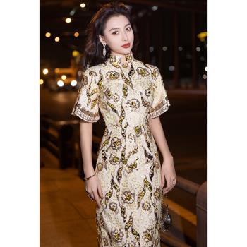 新中式亮片媽媽婚宴晚禮服高階感輕奢小眾年會氣質宴會主持人裙女