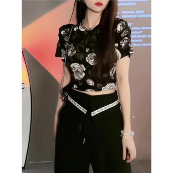 韓版玫瑰印花短袖T恤女夏季黑色顯瘦打底衫時尚修身辣妹短款上衣