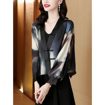 中國風蝙蝠袖短外套女秋季2023新款時尚渲染緞開衫洋氣小披肩上衣