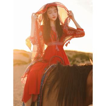 新款民族風復古紅色長袖連衣裙茶卡鹽湖沙灘青海云南度假拍照長裙