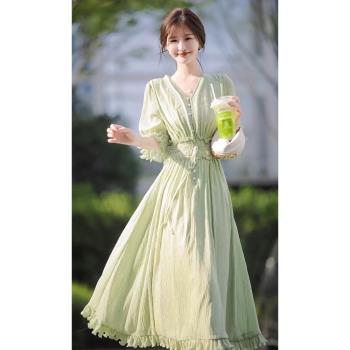 茶歇法式顯瘦氣質長裙高級感綠色v領雪紡連衣裙子女夏季2023新款