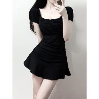 韓版顯瘦性感顯身材包臀連衣裙女夏小個子甜辣緊身方領短袖小黑裙