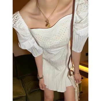 夏季新款女裝法式復古重工鏤空白色連衣裙度假風氣質方領a字短裙