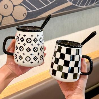 高顏值創意馬克杯帶蓋勺女生情侶陶瓷喝水杯子辦公室咖啡早餐杯男