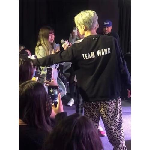 王嘉爾明星同款teamwang長袖簡約圓領衛衣寬松重磅情侶黑T恤男女