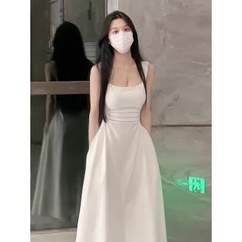 領證方領氣質白色吊帶連衣裙2023新款a字法式收腰小眾設計長裙子