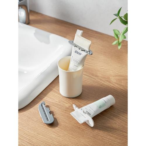 日本km原單 自留推薦！炒實用擠牙膏神器牙膏夾擠芥末軟膠管擠壓