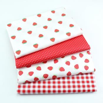 紅色卡通水果草莓印花布幼兒園寶寶被褥包被睡袋棉衣全棉斜紋面料