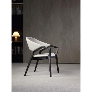 北歐現代意式實木極簡餐椅設計師帶扶手皮椅家用樣板房會議室椅子