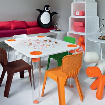 小卡家居環保塑料兒童桌椅家用客廳寶寶學習椅幼兒園卡通彩色椅子