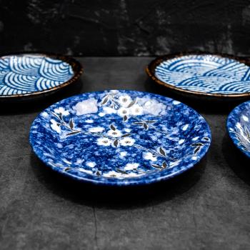 藍櫻花14.5厘米平碟青海波小碟骨碟小盤子釉下彩餐具浮雕櫻花圓盤