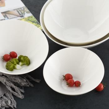 純白陶瓷斜口碗創意水果沙拉碗面碗保護頸椎寵物碗網紅貓咪碗帶架