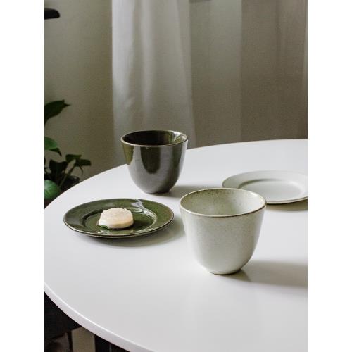 北歐風一杯一碟咖啡杯復古家用窯變陶土綠色芝麻點手握杯個性水杯