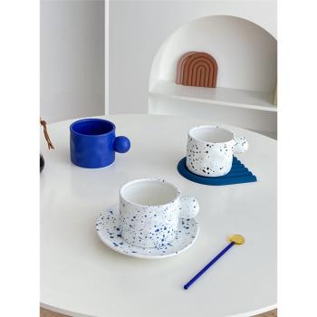 北歐風藍色簡約陶瓷咖啡杯碟 喝水杯 把手馬克杯釉下彩創意ins風