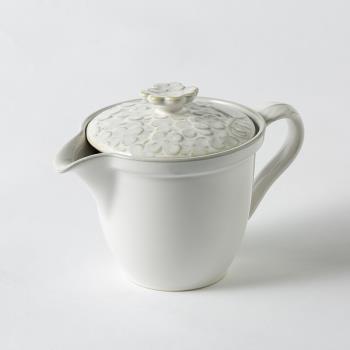 日本進口美濃燒陶瓷茶壺AITO浮雕花藤系列咖啡壺咖啡杯蛋糕點心盤