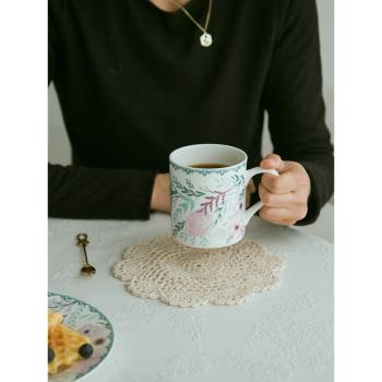 歐式創意簡約家用骨瓷粉花朵馬克杯小清新帶蓋大容量咖啡陶瓷水杯