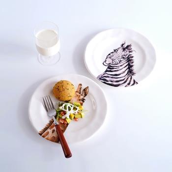 可愛北歐風格簡約陶瓷斑馬長頸鹿西餐餐盤家用不規則手捏紋點心盤